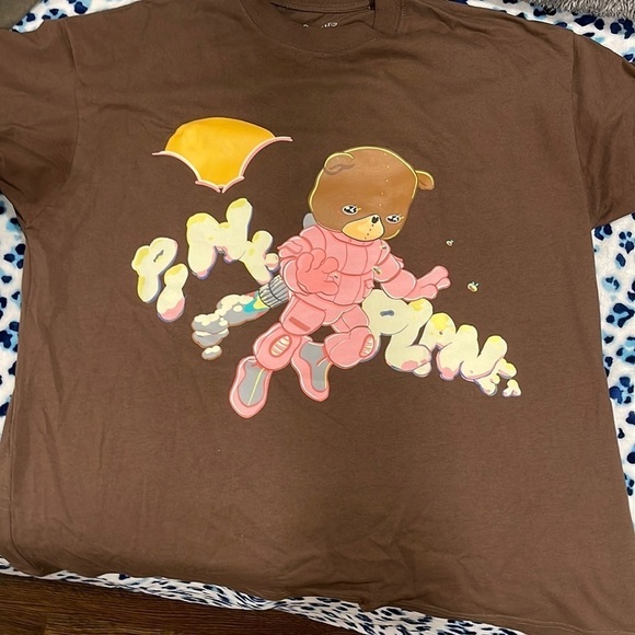 Graphic shirt with teddy bear and artist - Picture 1 of 2